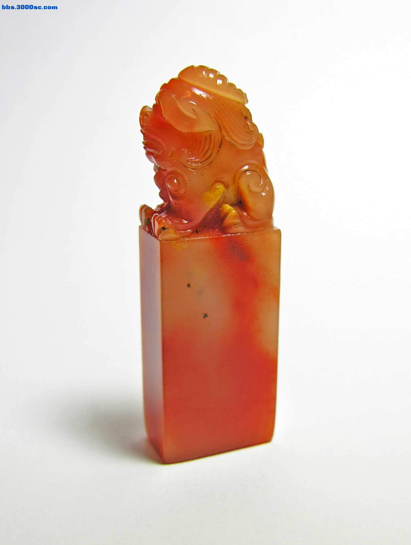 紅白芙蓉獅鈕扁方章-A1.jpg